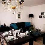 Triplex With Garage - Praca Das Flores *