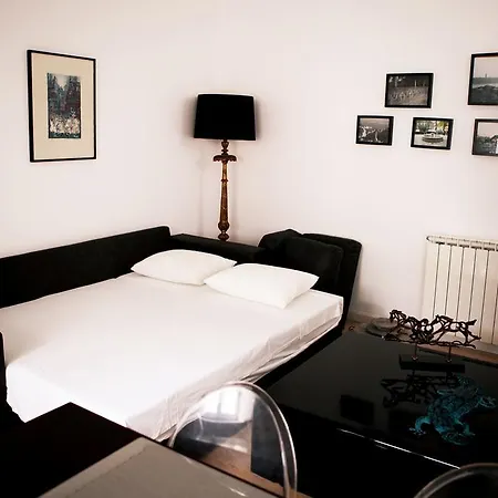 アパート Triplex With Garage - Praca Flores リスボン