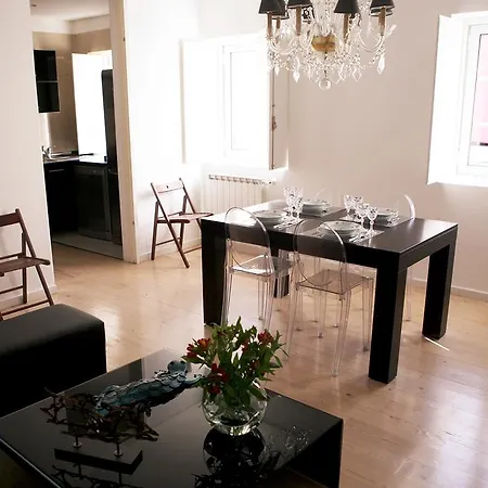 Apartament Triplex With Garage - Praca Flores *