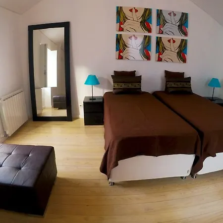 Daire Triplex With Garage - Praca Flores *