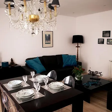 Triplex With Garage - Praca Flores *