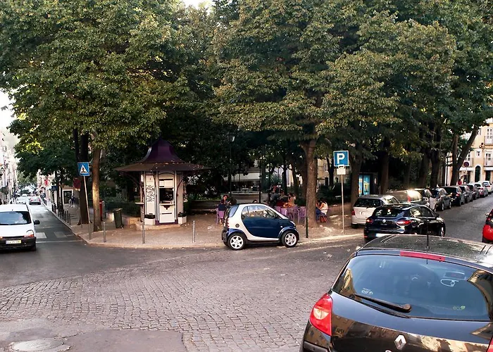 Apartament Triplex With Garage - Praca Flores Lizbona