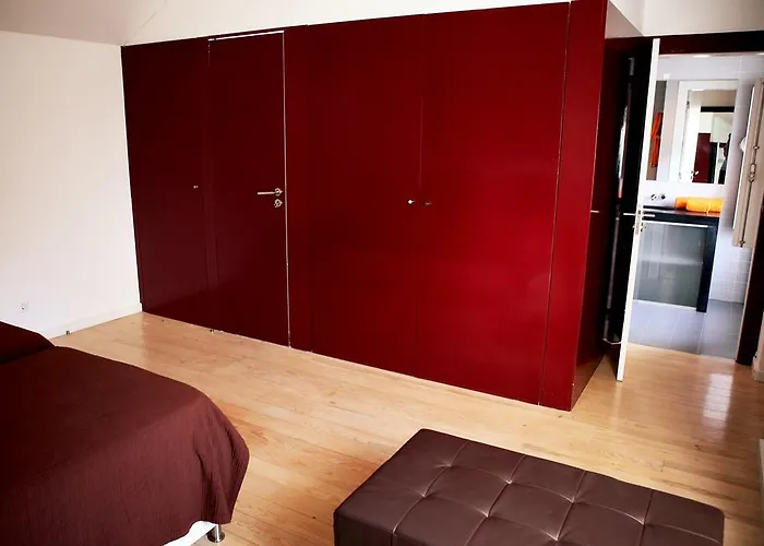 Triplex With Garage - Praca Flores *